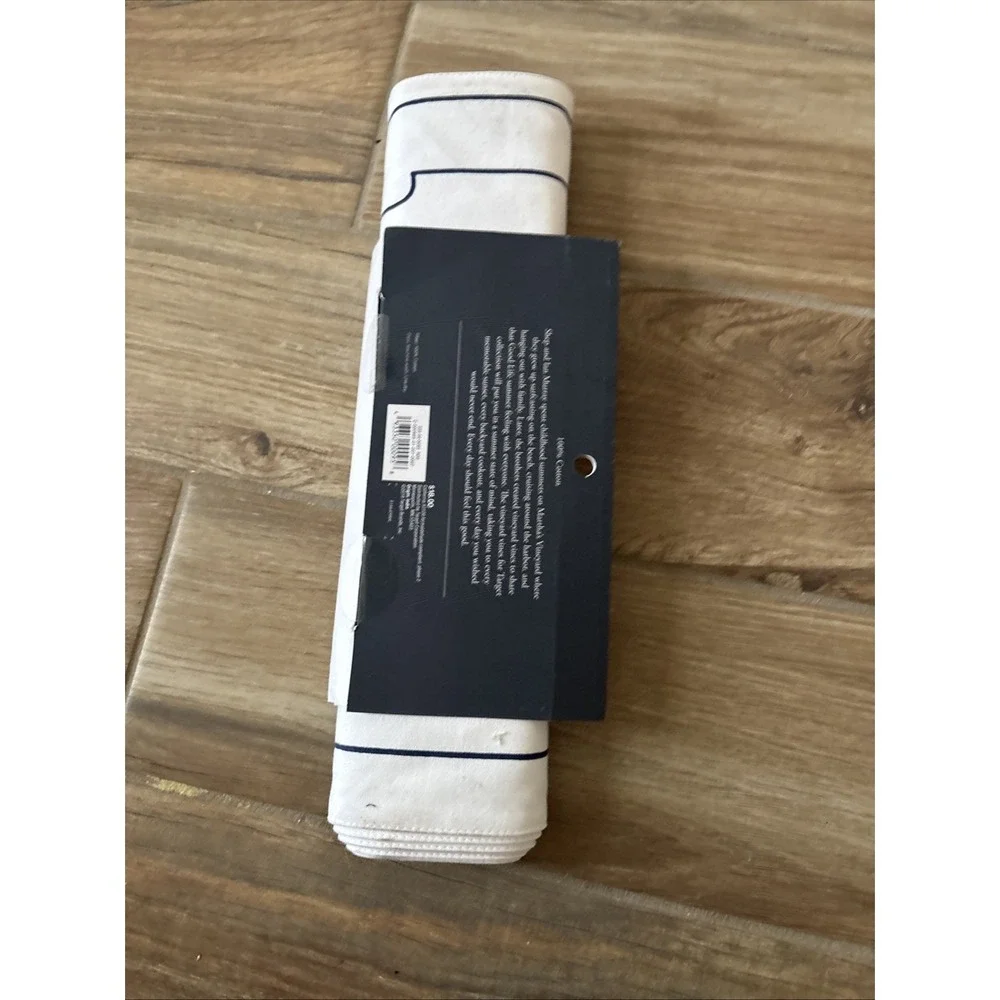 NEW Vineyard Vines x Target Whale Line Runner‎